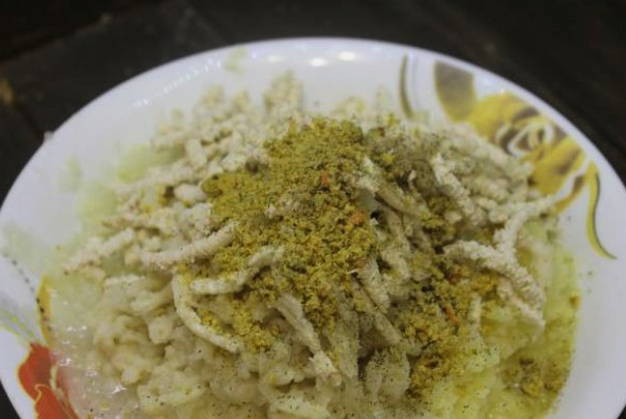 Котлеты из фарша и картофеля на сковороде