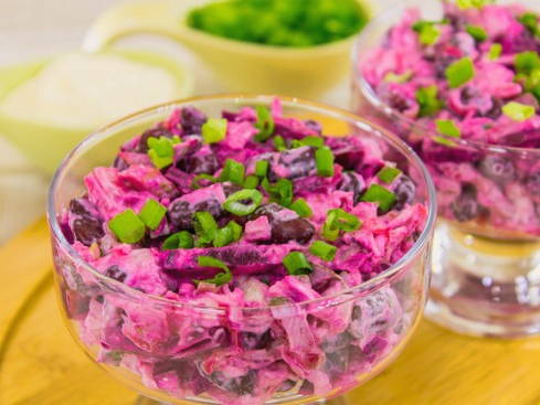 Салат из вареной свеклы с фасолью
