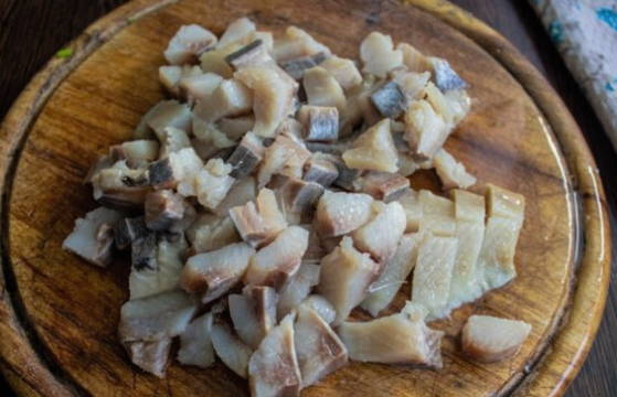 Салат из вареной свеклы с селедкой