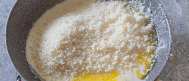 Соус из сливок и сыра для макарон