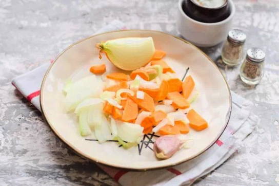Макароны с куриным филе на сковороде
