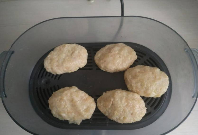 Куриные котлеты на пару