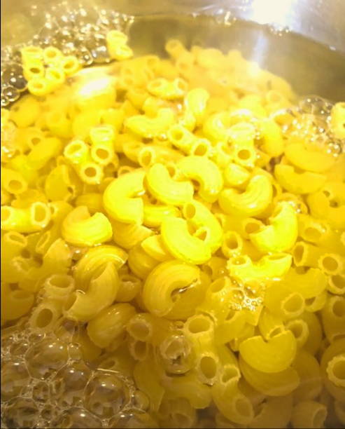 Макароны с мясом в сливочном соусе