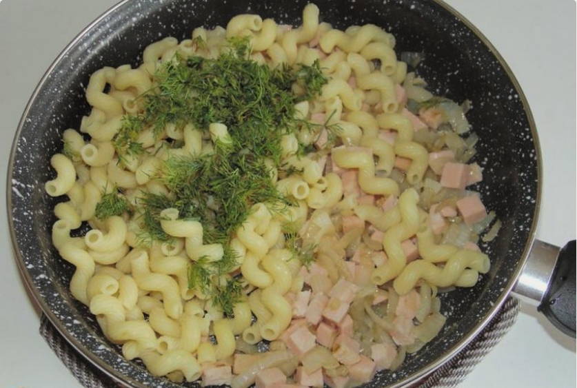 Макароны с ветчиной и сыром