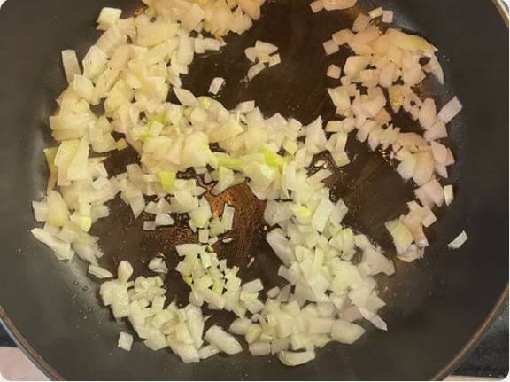 Макароны с копченой колбасой