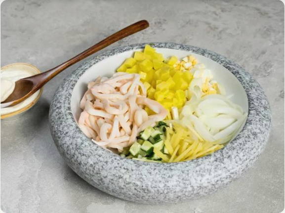Картофельный салат с кальмарами