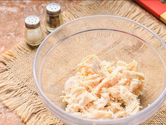 Салат «Карибский» с курицей и ананасами