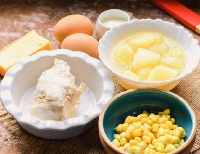 Салат «Карибский» с курицей и ананасами