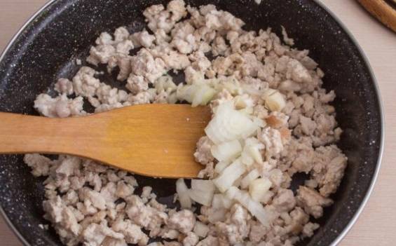 Макароны с фаршем и сыром