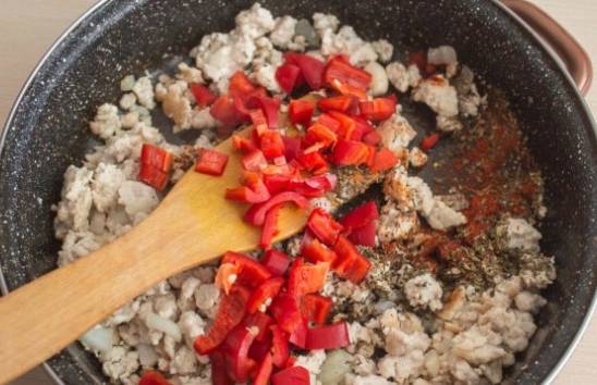 Макароны с фаршем и сыром
