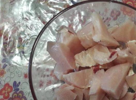 Макароны с куриной грудкой на сковороде