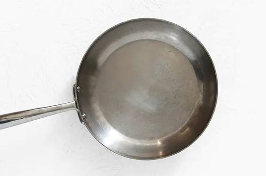 Макароны с сыром и молоком на сковороде