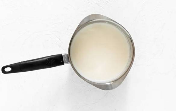 Макароны с сыром и молоком на сковороде