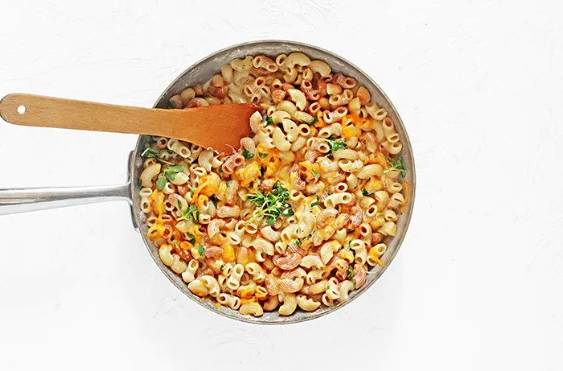 Макароны с сыром и молоком на сковороде