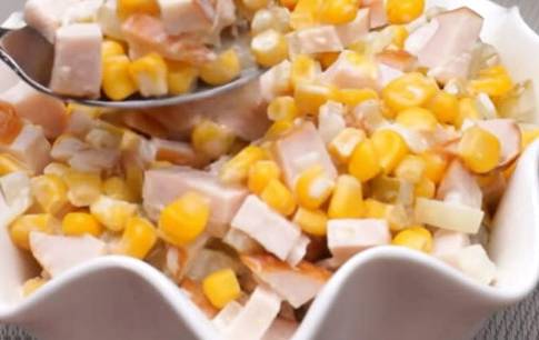Салат «Кабриолет» с копченой курицей