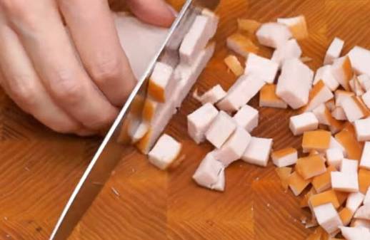 Салат «Кабриолет» с копченой курицей