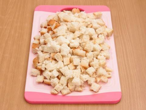 Салат «Иришка» с сухариками и кукурузой