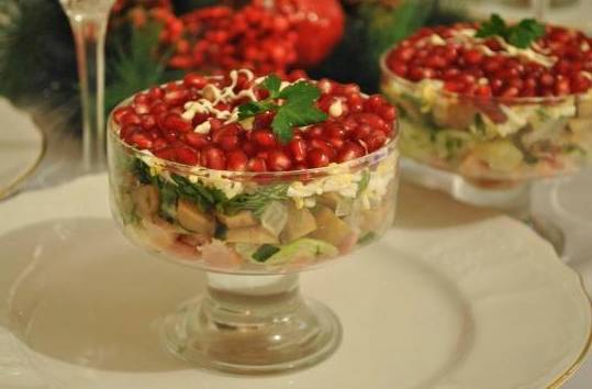 Салат «Ирина» с копченой курицей