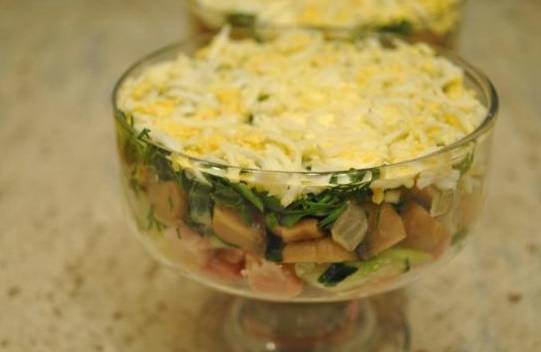 Салат «Ирина» с копченой курицей