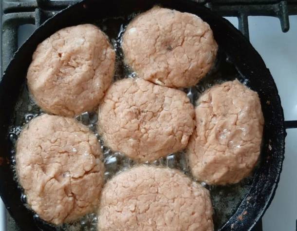Рыбные котлеты из фарша лосося