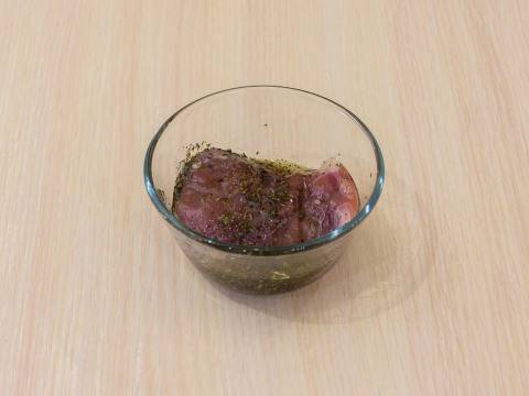 Салат из утиной грудки с рукколой