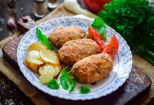 Сочные котлеты из фарша курицы на противне в духовке