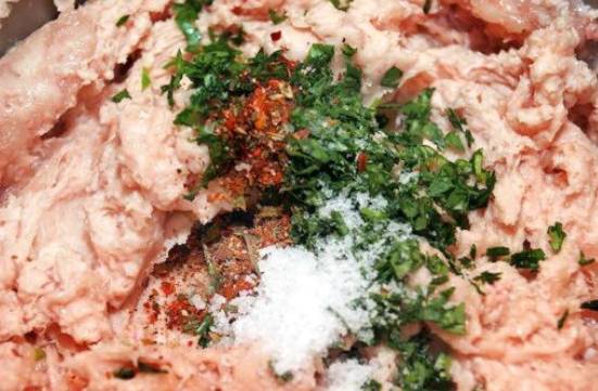 Куриные котлеты в пароварке