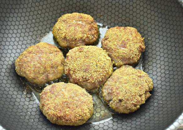 Котлеты из фарша с манкой вместо хлеба