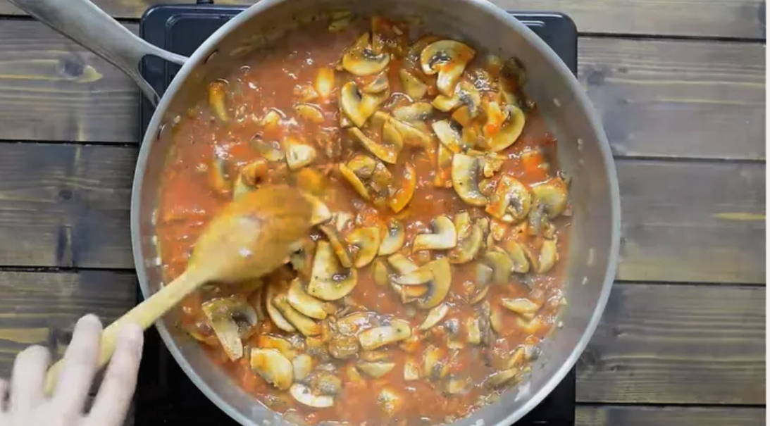 Макароны с кальмарами в сливочном соусе