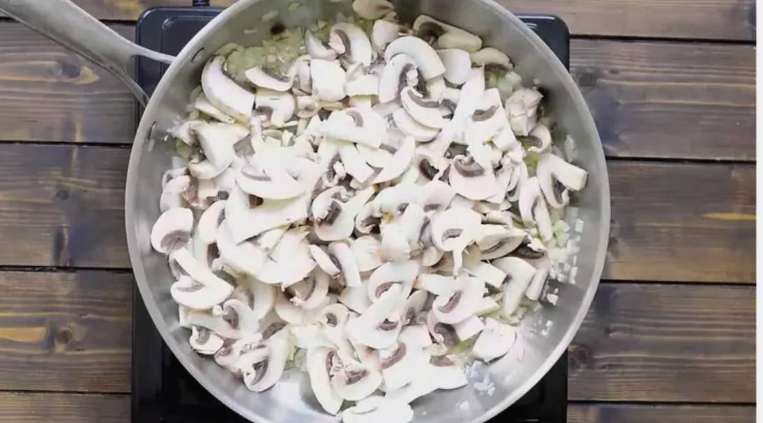 Макароны с кальмарами в сливочном соусе