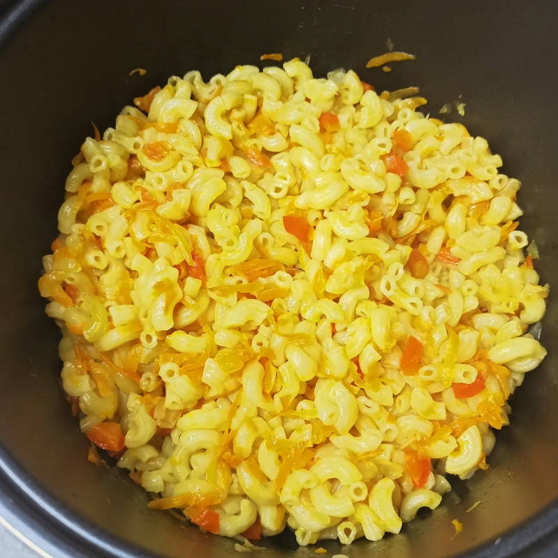 Макароны с овощами в мультиварке