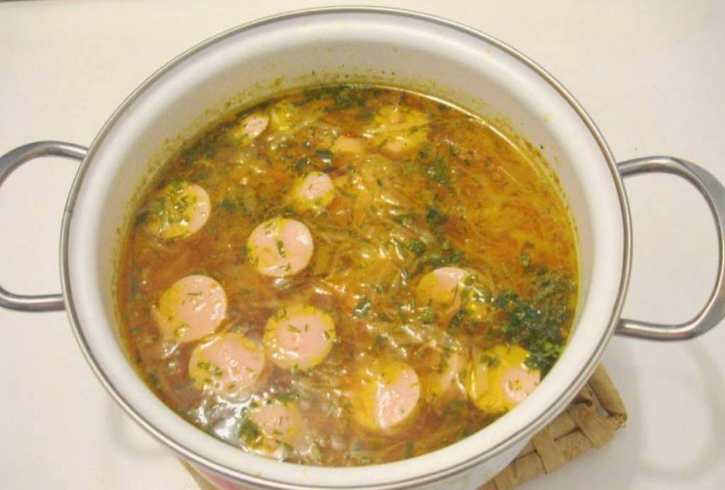 Борщ с сосисками