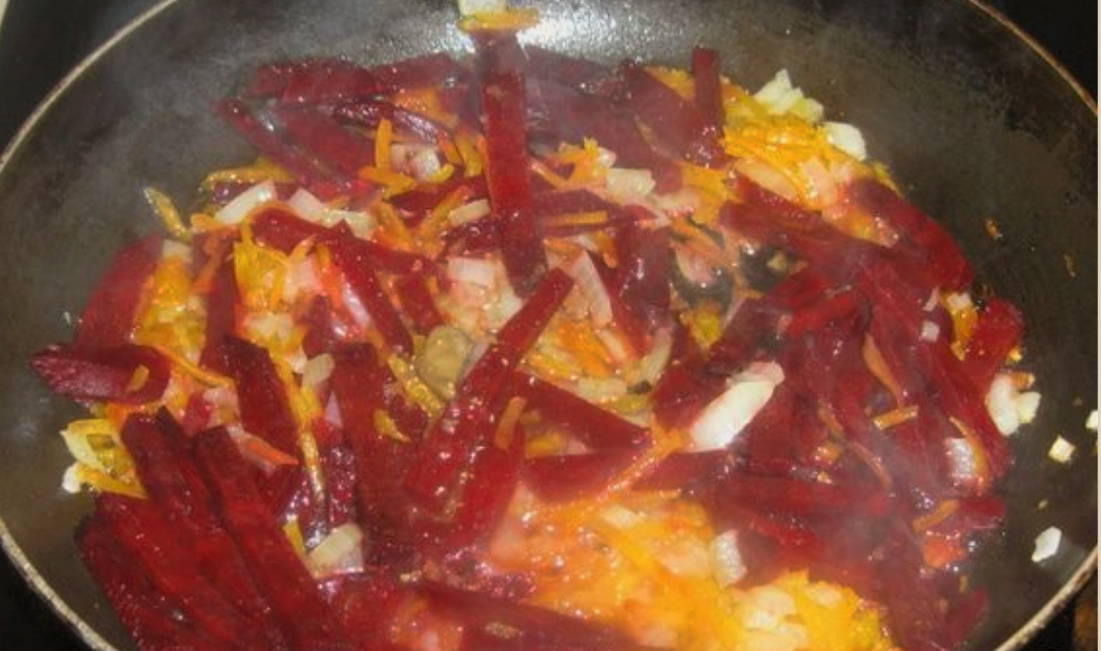 Борщ с шампиньонами