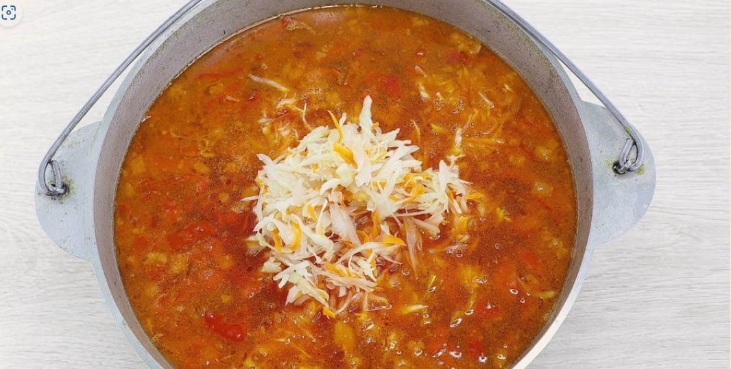 Борщ с говядиной и квашеной капустой