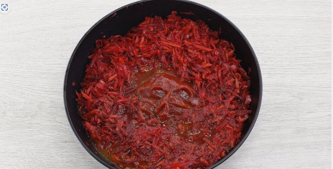 Борщ с говядиной и квашеной капустой