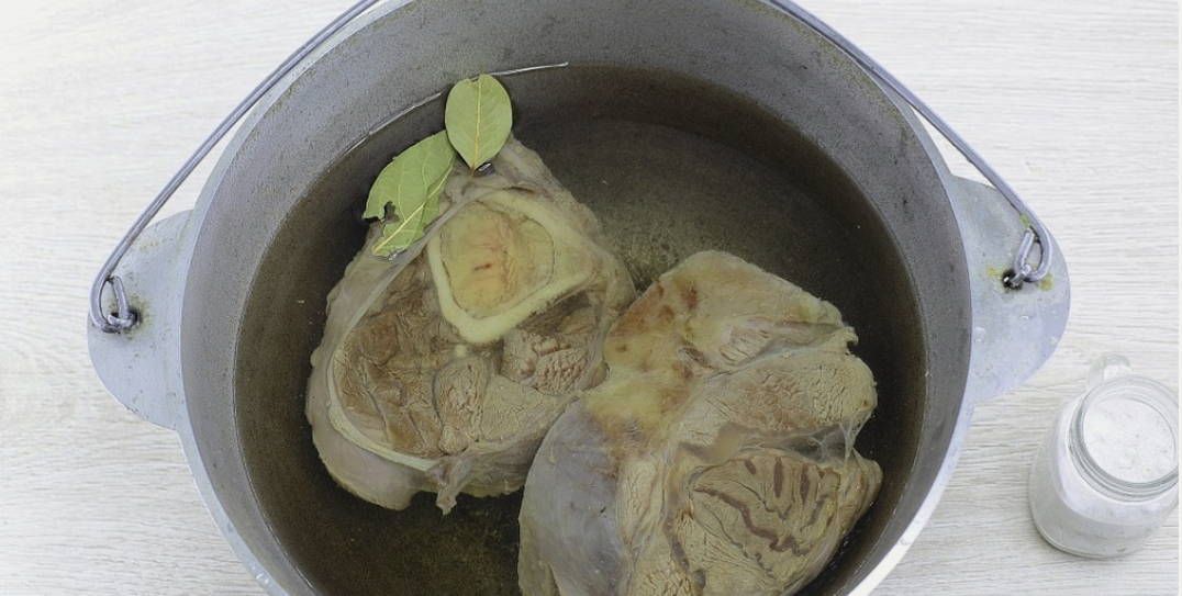 Борщ с говядиной и квашеной капустой