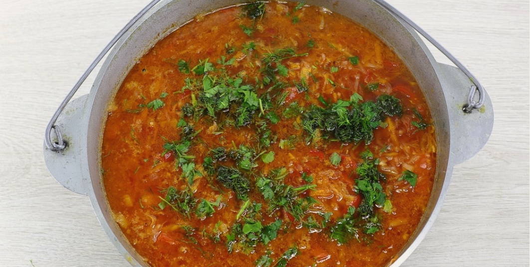 Борщ с говядиной и квашеной капустой