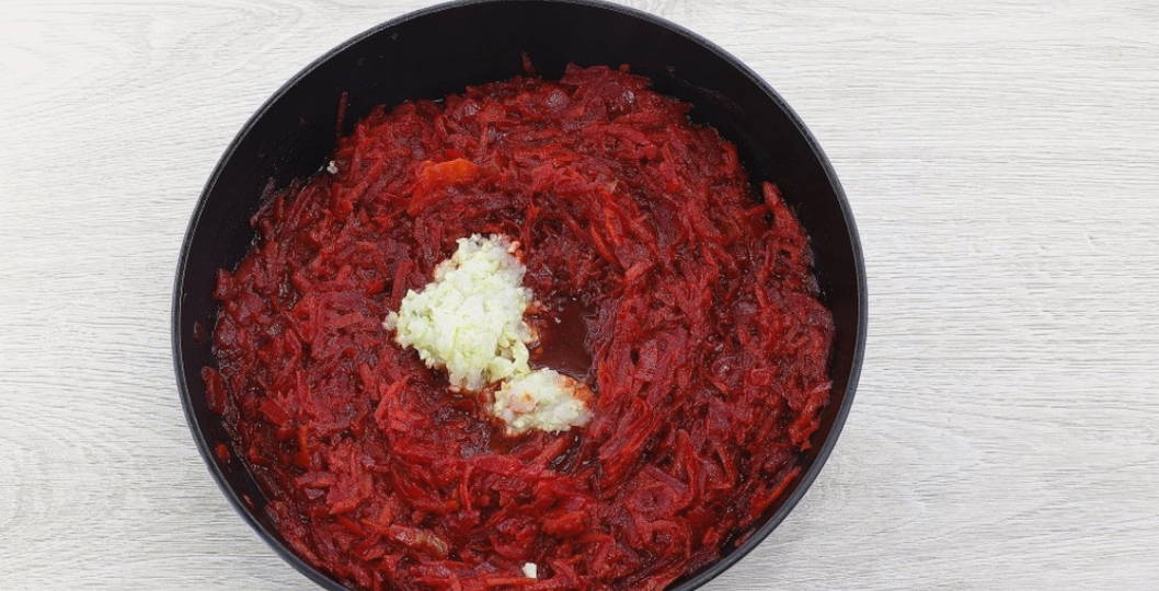 Борщ с говядиной и квашеной капустой