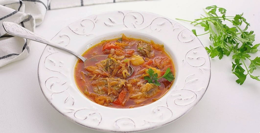 Борщ с говядиной и квашеной капустой