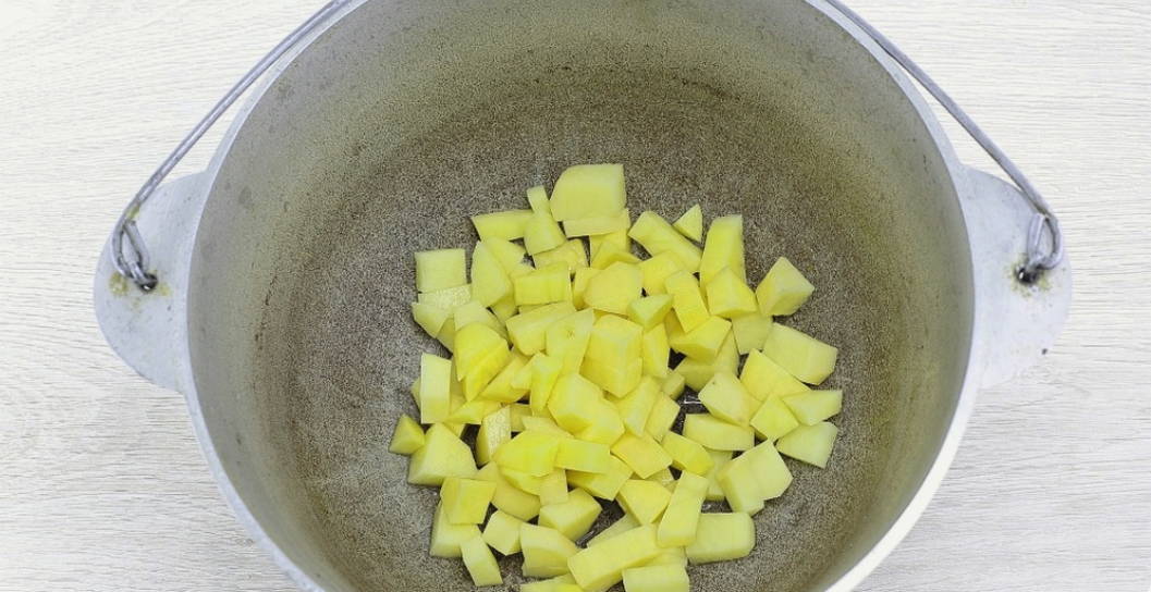 Борщ с говядиной и квашеной капустой