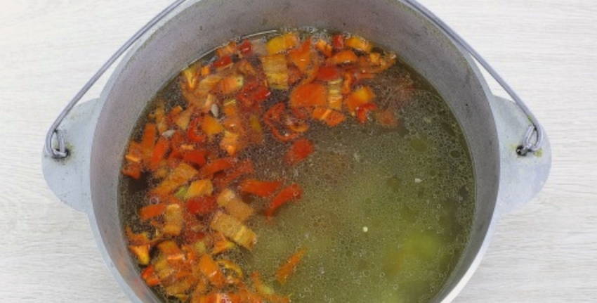 Борщ со свеклой и квашеной капустой