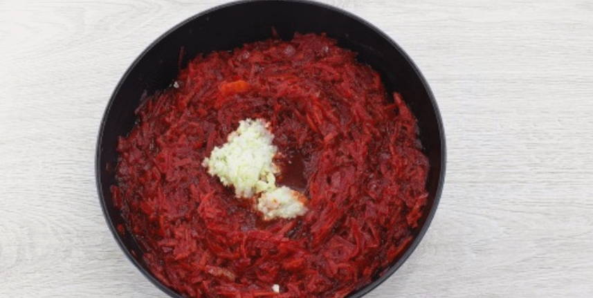 Борщ со свеклой и квашеной капустой