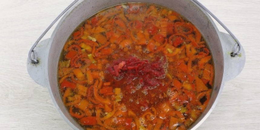 Борщ со свеклой и квашеной капустой