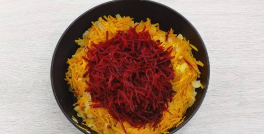 Борщ со свеклой и квашеной капустой