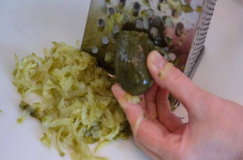 Борщ с солеными огурцами