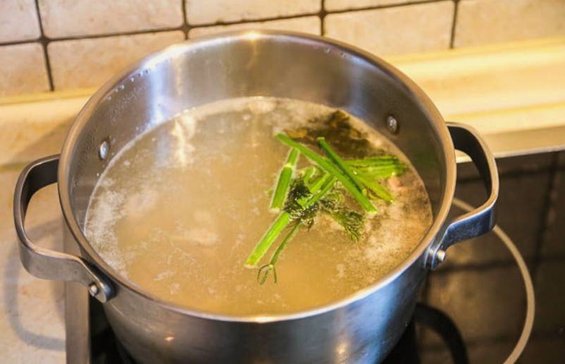 Борщ с солеными огурцами