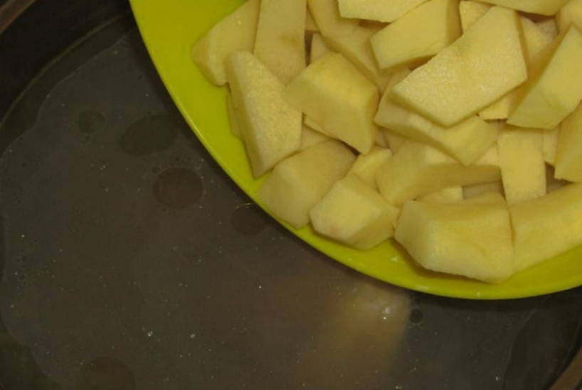 Борщ с квашеной капустой и курицей