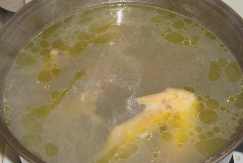 Борщ с квашеной капустой и курицей