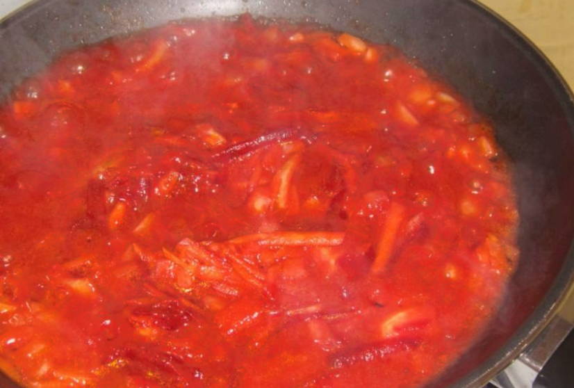 Борщ с квашеной капустой и курицей