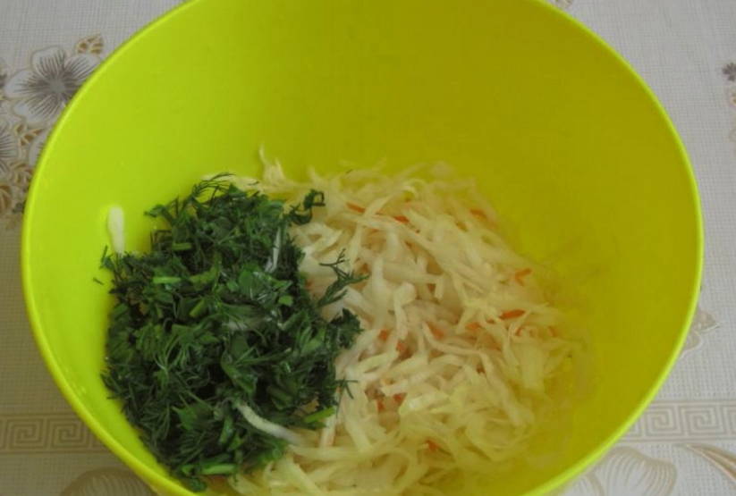 Борщ с квашеной капустой и курицей